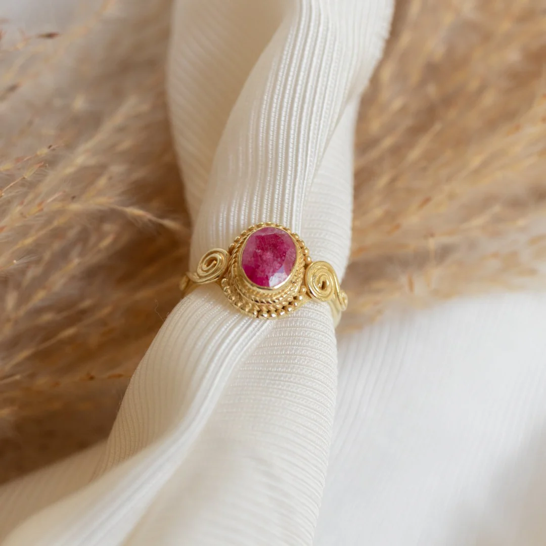 Nirmala Rubin Ring Golden – Bild 4