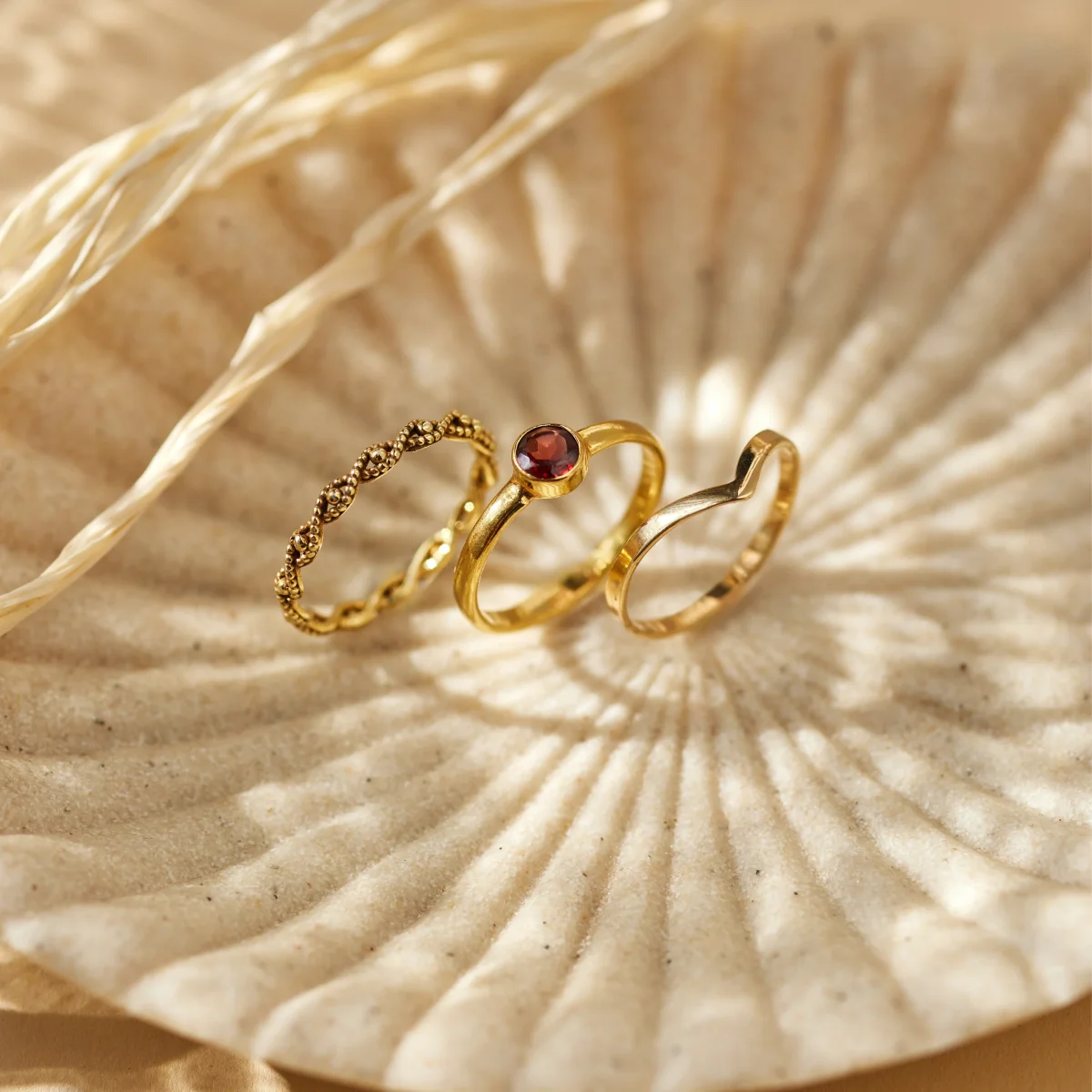 Una Granat Ring Golden Set – Bild 4